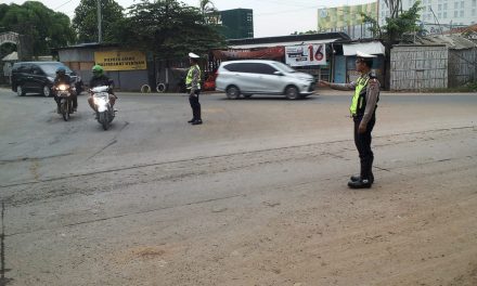 Pelayanan Prima Polantas Polsek Benda Berupa Gatur Lalin Di Pos Pantau Alamin