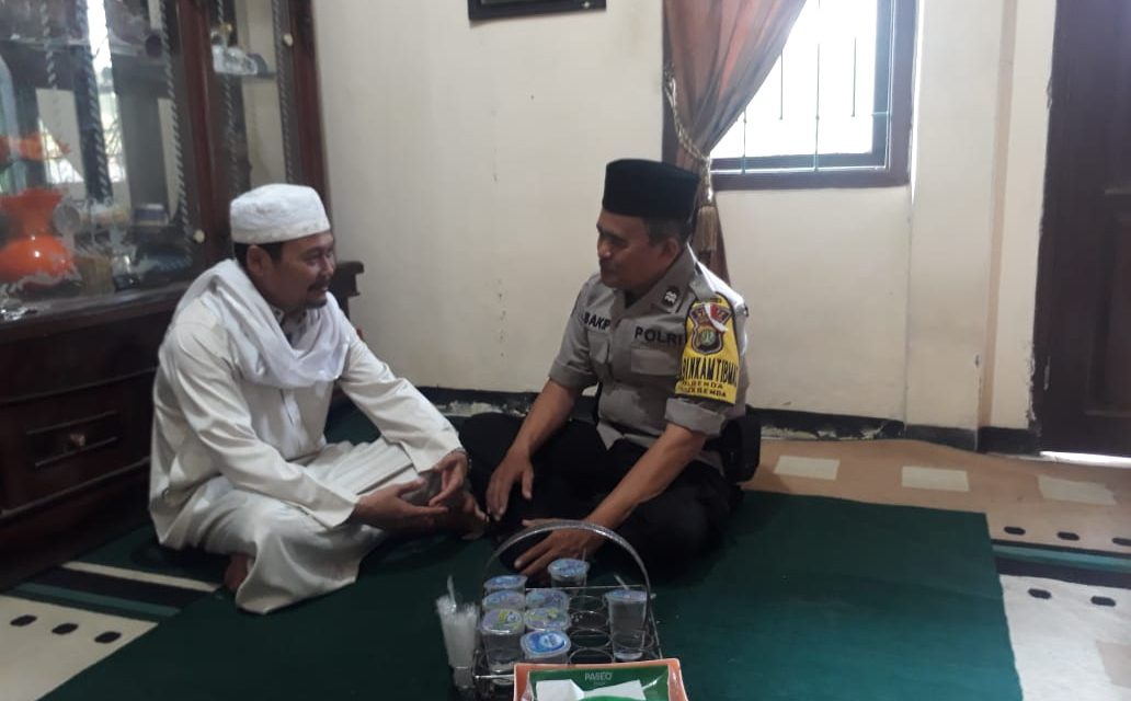 Bhabinkamtibmas Polsek Benda Sambang dialogis ke Tokoh Agama dan Sampaikan Pesan Kamtibmas