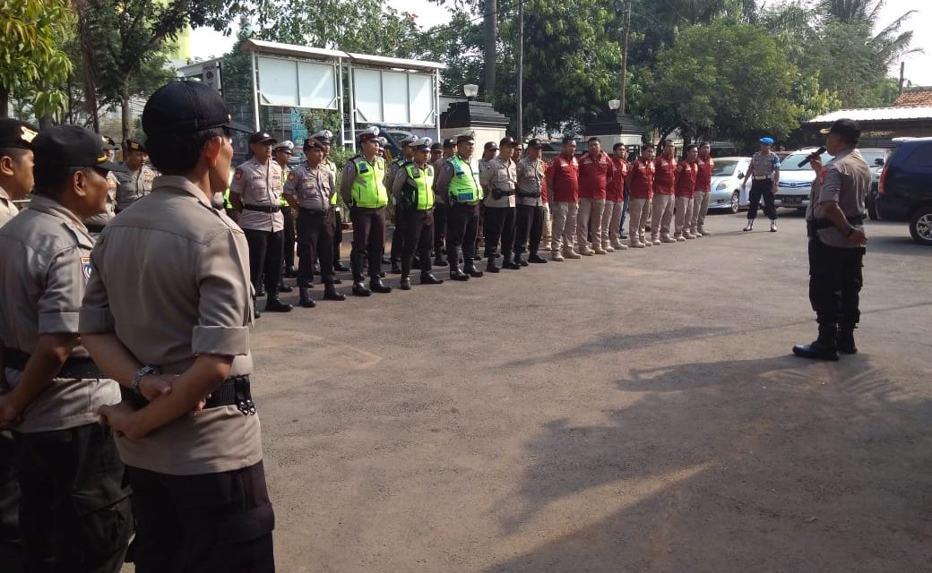 sebelum melaksankan Tugas, Kapolsek Benda Ambil Apel