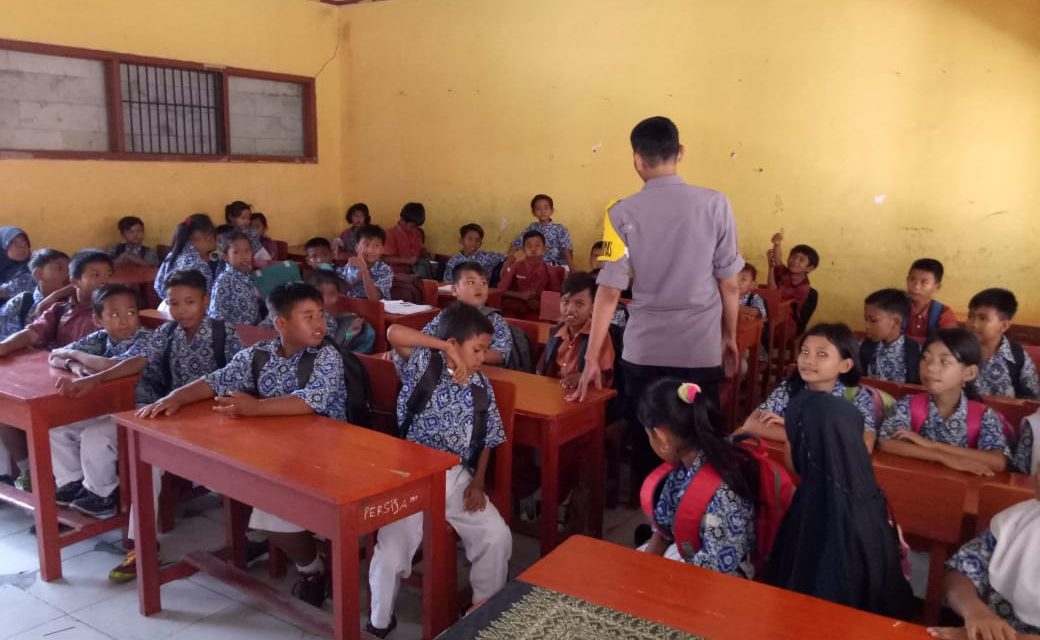 Himbauan Bhabinkamtibmas Kepada Siswa Untuk Giat Belajar dan Berlatih