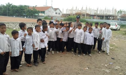 BHABINKAMTIBMAS DESA LEMO BRIGADIR INDRA KUSUMA SAMBANG KESEKOLAH SDN 2 JALIN SILATURRAHMI