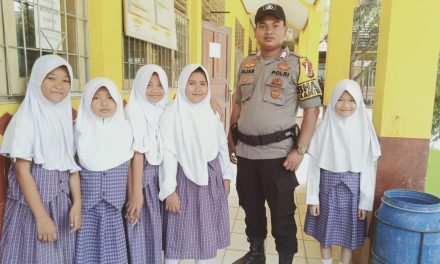 KEGIATAN POLKISS BHABINKAMTIBMAS DESA RAWA RENGAS BRIGADIR FAJAR.B.SEMBIRING SAMBANG KE SEKOLAH SDN RAWA RENGAS II Kec.KOSAMBI