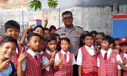 BHABINKAMTIBMAS KARANG MULYA AIPTU DEDIH MELAKSANAKAN GIAT POLISI CINTA SEKOLAH