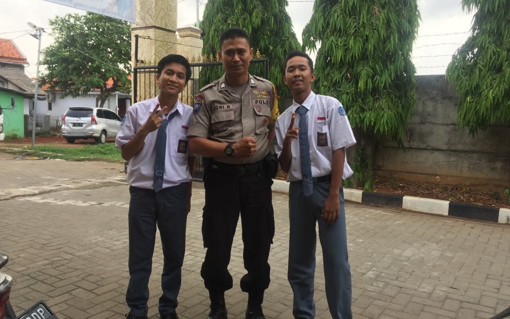 Kegiatan Polkiss Bhabinkamtibmas kelurahan batu sari sambangi sekolah SMP Negeri 14 Batu ceper