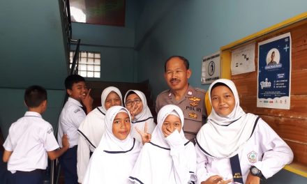 Aiptu Sucipto bhabinkamtibmas polsek batu ceper jalani program polkiss keliling sekolah kunjungi Mts AL Muin