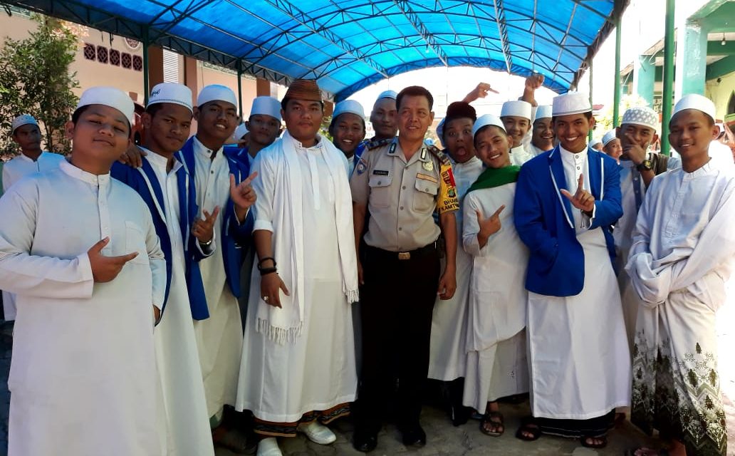 Sambang Polsantren Ajang Bhabinkamtibmas Polsek Cipondoh Ajak Santri Jaga Lingkungan Agar Aman