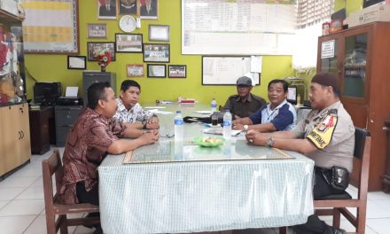 Kegiatan polkiss bhabinkamtibmas polsek batu ceper sambang dialogis guru sekolah dasar batu jaya