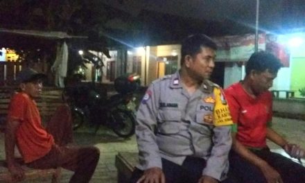 Binmas Polsek Neglasari bersama tokoh berikan rasa aman warga pada malam hari