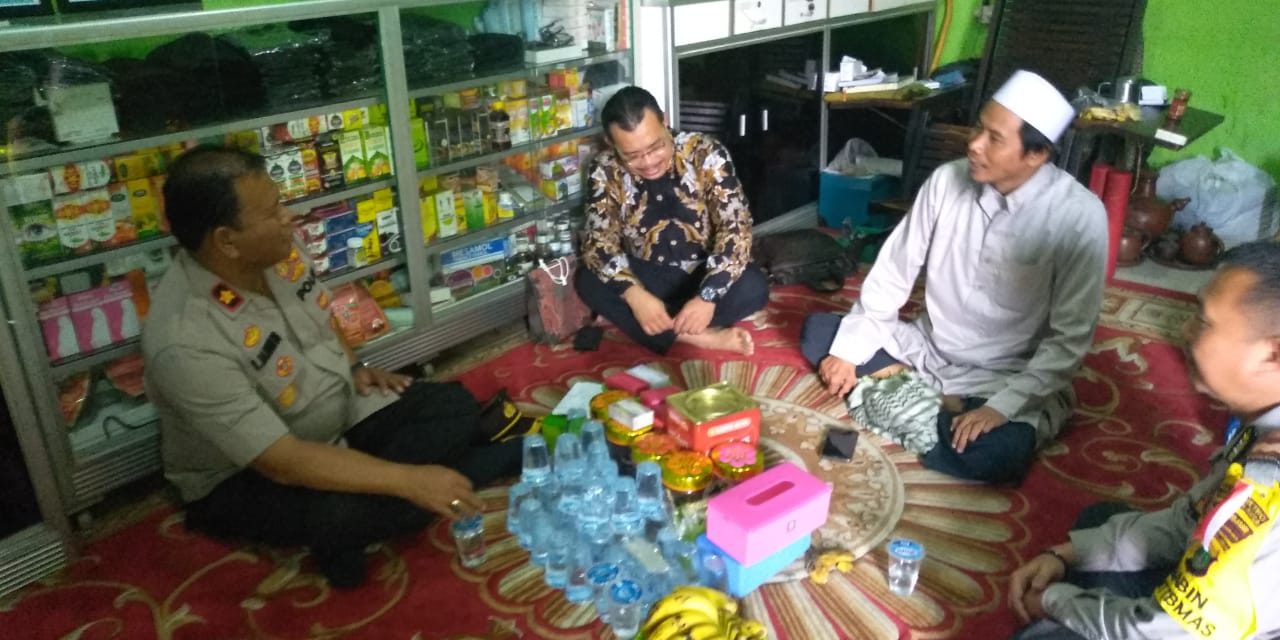 Kapolsek Neglasari sambangi Ponpes Annisiniyah Selapajang Jaya