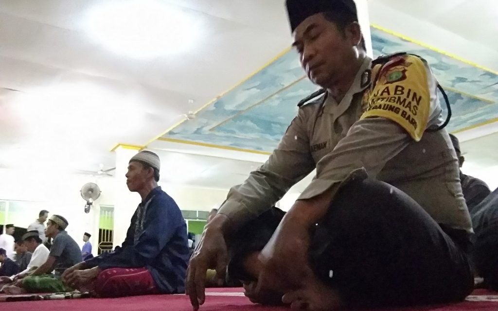 Pesan Kamtibmas Binmas Polsek Neglasari usai Shubuh berjamaah