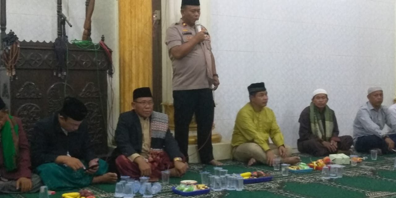 Kapolsek Neglasari sampaikan pesan Kapolrestro Tangerang Kota dalam peringatan Maulid di Kampung Pisang