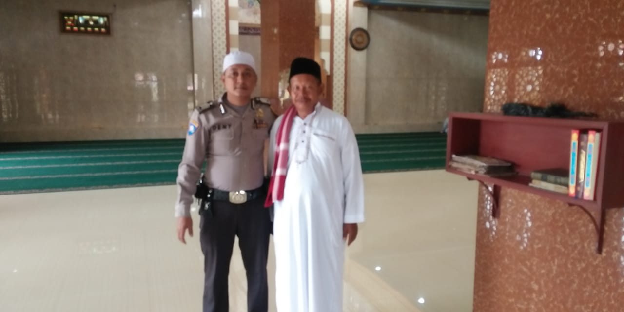 Bhabinkamtibmas Ds. Teluknaga Tatap Muka dan Silaturohim Program Da’i Kamtibmas Bersama Pimpinan Ponpes dan Santri