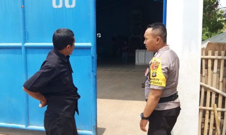 Bhabinkamtibmas Tingkatkan Kewaspadaan Kunjungi Perusahaan Sampaikan Pesan Kamtibmas