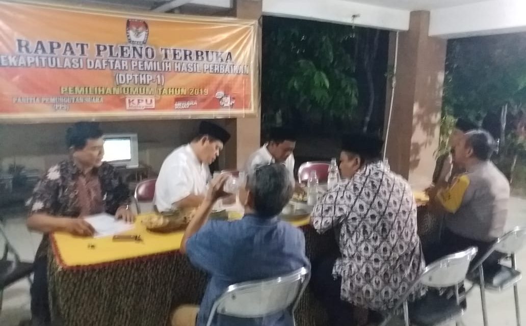 Aiptu Turut Raharjo Kawal Rapat Pleno Rekapitulasi Daftar Pemilih Hasil Perbaikan