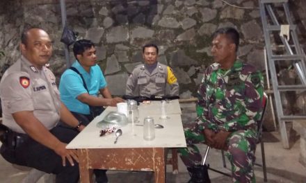 Anggota Polsek Cipondoh Berikan Pengamanan Bagi Warganya Yang Beribadah