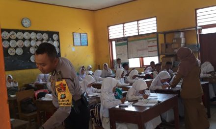 GIAT POLKISS KUNJUNGI BHABINKAMTIBMAS SAMBANG SEKOLAH SDN SALEMBARAN 1 DESA SALEMBARAN JATI JALIN SILATURRAHMI