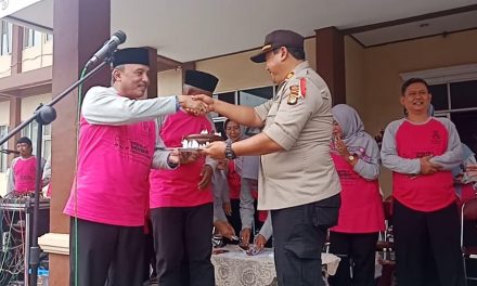 Kapolsek Sepatan AKP I GUSTI MOCH SUGIARTO mengucapkan selamat Hut PGRI yang ke 73 Tahun