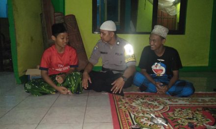 Bhabinkamtibmas Desa kayu agung brigadir Sidik Ammarullah kunjungan dan silaturahmi Dengan santri