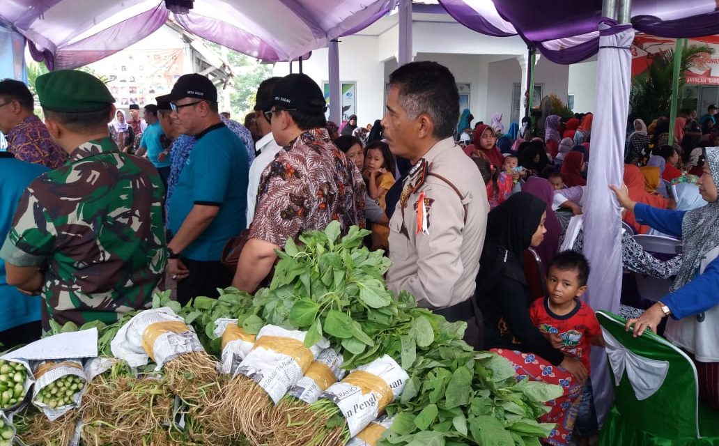 Kanit Binmas Polsek Sepatan Iptu M Manik menghadiri acara peninjauan hasil karya kelompok UKM Desa Sangiang