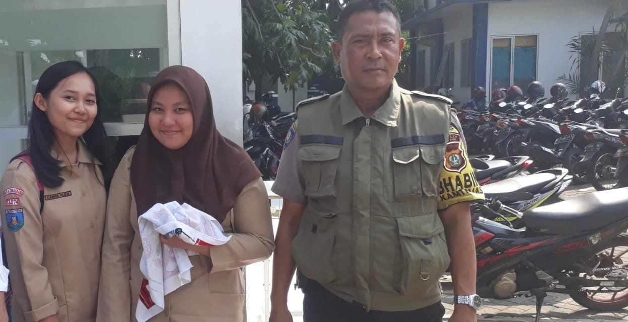 “BHABINKAMTIBMAS LARANGAN UTARA MELAKSANAKAN GIAT POLISI CINTA SEKOLAH”