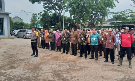 Bripka Agani selaku Komandan upacara dalam giat yang di gelar Pihak Kecamatan Neglasari