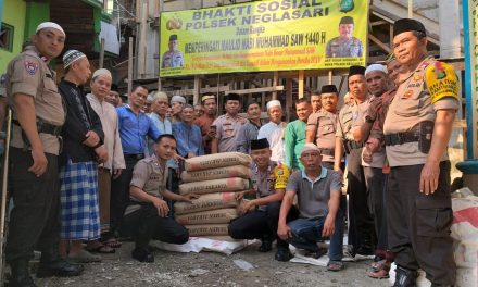 Kapolsek Neglasari berikan bantuan material Semen untuk pembangunan Masjid