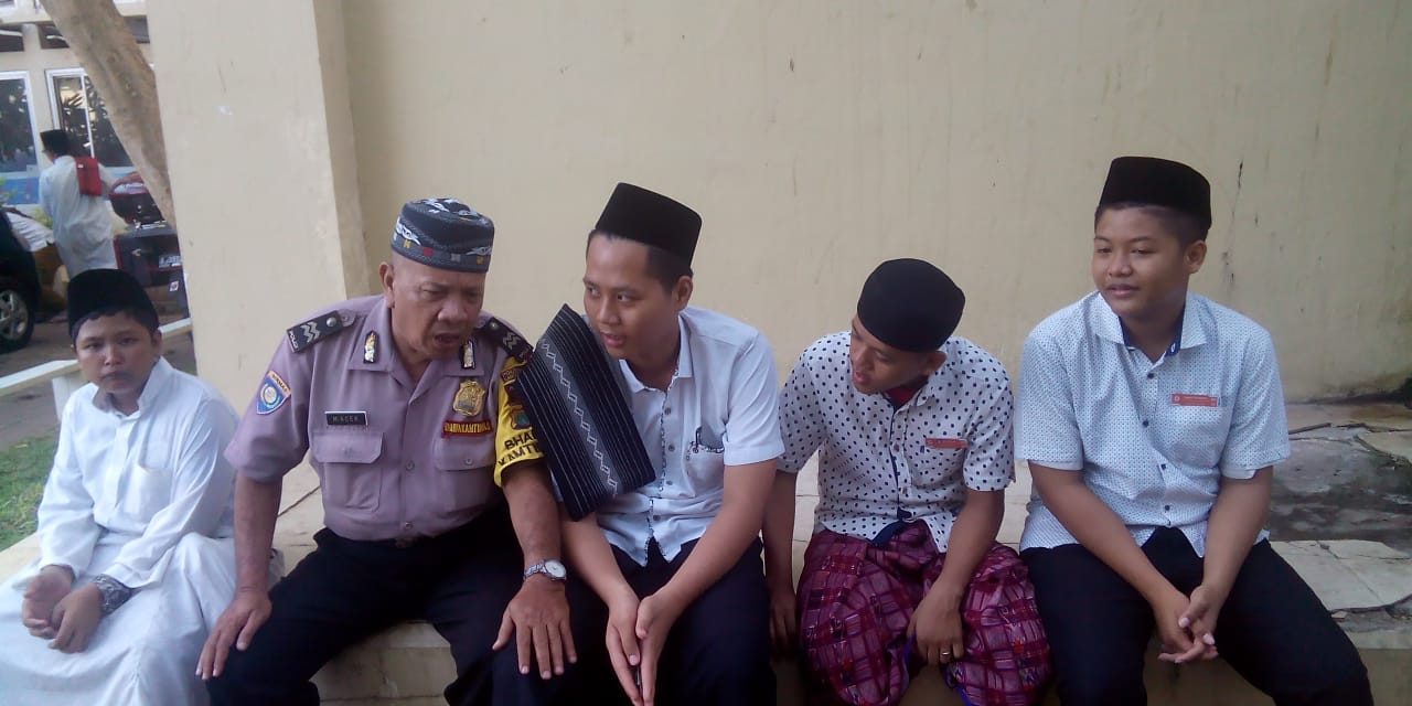 BHABINKAMTIBMAS CIPADU AIPTU M.ACEK MELAKSANAKAN SAMBANG KE PONDOK PESANTREN(Polisi Cinta Pesantren)