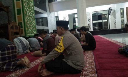 Anggota Polsek Jatiuwung Rutin Melaksanakan Shalat Subuh Berjamaah Bersama Warga