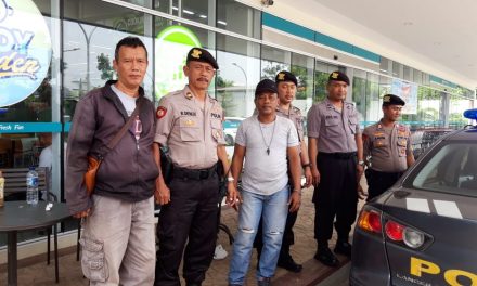 Kanit Sabhara Polsek Cipondoh Bersama Anggota Monitoring Perparkiran Supermarket