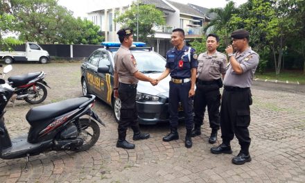 Antisipasi Terjadinya Pencurian Anggota Polsek Cipondoh Kunjungi Perumahan