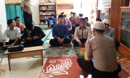 BHABINKAMTIBMAS KELURAHAN LARANGAN UTARA MELAKSANAKAN GIAT ” POLISI CINTA POLSANTREEN “