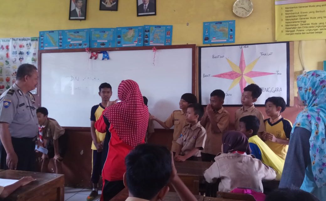 BHABINKAMTIBMAS LARANGAN SELATAN MELAKSANAKAN GIAT POLISI CINTA SEKOLAH