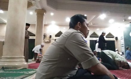 Bripka Ni’am Menembak Hati Masyarakat Dengan Sholat Subuh Berjamaah