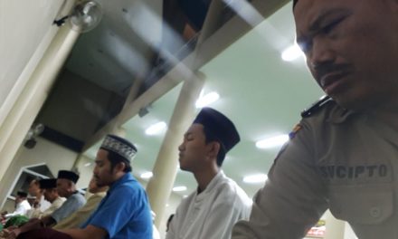 Laksanakan sholat subuh tunaikan ibadah, Aiptu Sucipto datangi masjid Makmur