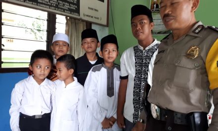 Aiptu Sucipto sambang dialogis dengan murid yayasan litabiratil islam