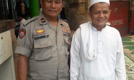 Ipda Sugeng Pranoto Mengajak Jamaah Sholat Jumat Cegah Berita Hoax