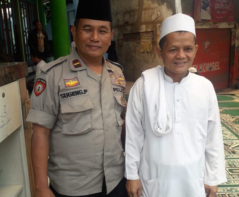 Ipda Sugeng Pranoto Mengajak Jamaah Sholat Jumat Cegah Berita Hoax