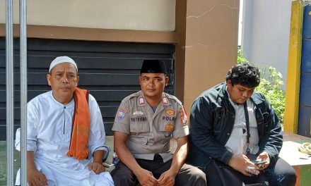 Dengan Kunjungi Tokoh Masyarakat Bripka Sutrisno Menciptakan Lingkungan Yang Harmonis