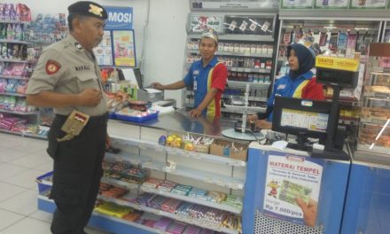 Patroli Biru Polsek Neglasari imbau Karyawan minimarket tidak lakukan persekusi