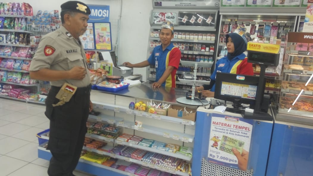 Patroli Biru Polsek Neglasari imbau Karyawan minimarket tidak lakukan persekusi