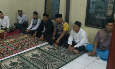 Bersama Lurah Mekarsari, Binmas Polsek Neglasari imbau warga usai Shubuh Jamaah