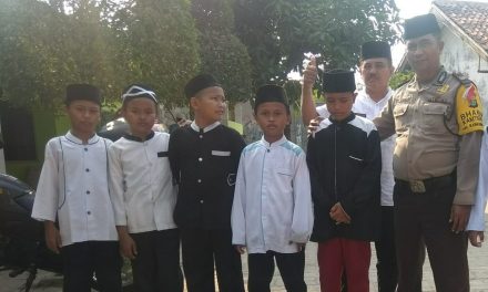 Melalui Program Polsantren, Aiptu Sulaiman nasehati para santri agar patuh kepada kedua orang tua