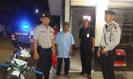 Patroli Biru Polsek Neglasari imbau Satpam Perumahan