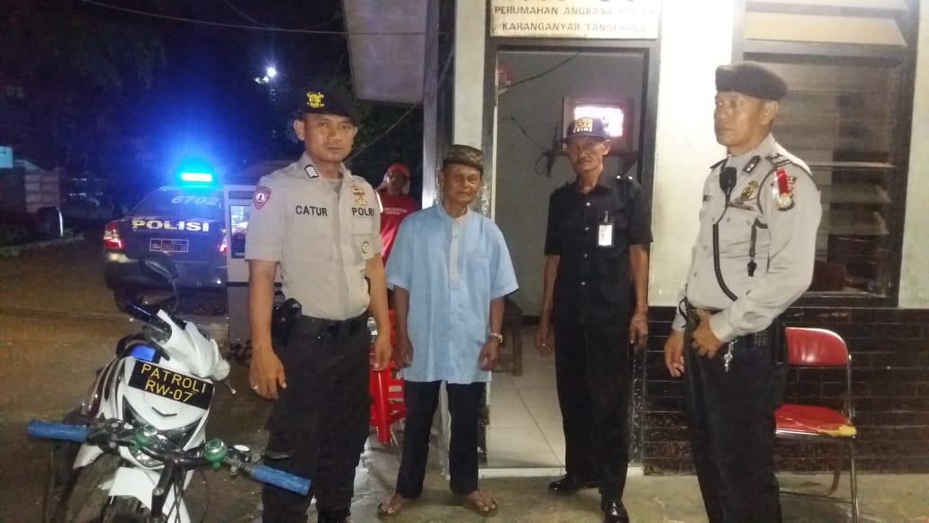 Patroli Biru Polsek Neglasari imbau Satpam Perumahan