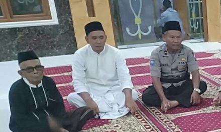 Ipda Ismail shubuh berjamaah dengan warga masyarakat Neglasari