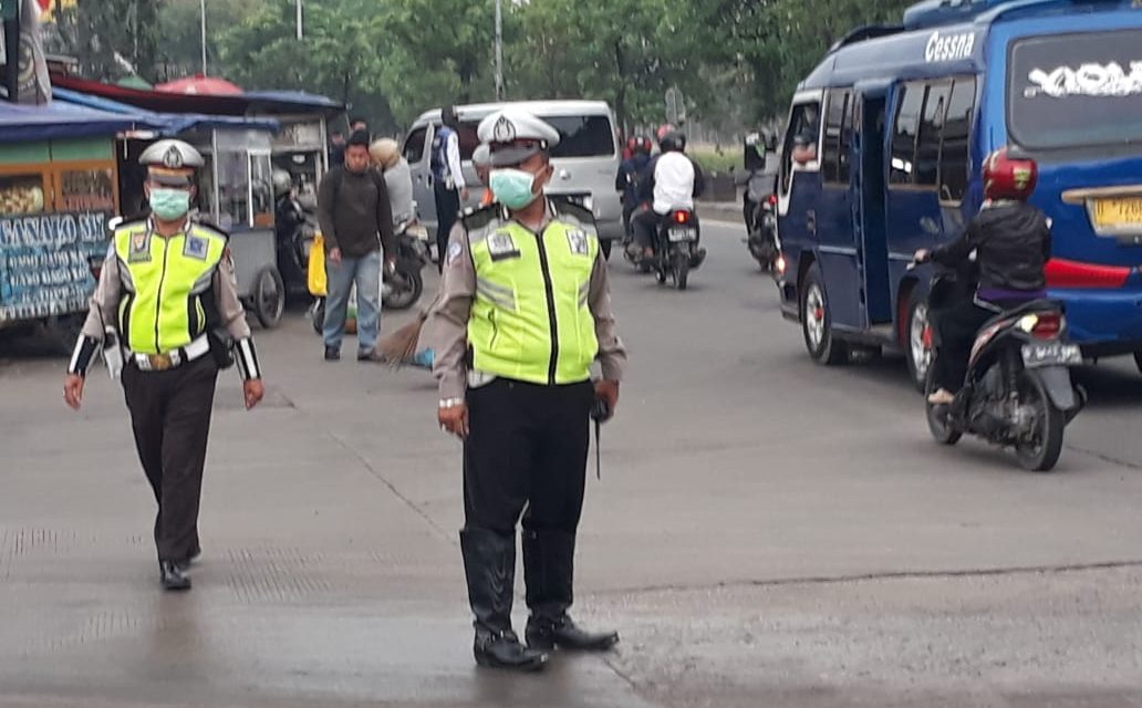 Iptu Tursina berikan pelayanan Prima Pada Masyarakat di Jalan Suryadharma