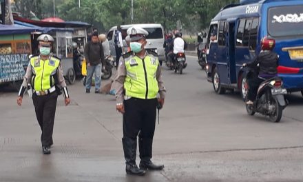 Iptu Tursina berikan pelayanan Prima Pada Masyarakat di Jalan Suryadharma