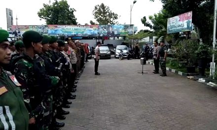 Jelang Malam Pergantian Tahun, Polsek Jatiuwung Laksanakan Apel Gelar Pasukan Bersama TNI