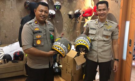 Kapolsek Jatiuwung Kunjungi PT. Surya Motor Selmindo, Pembuat Helm Bhabinkamtibmas