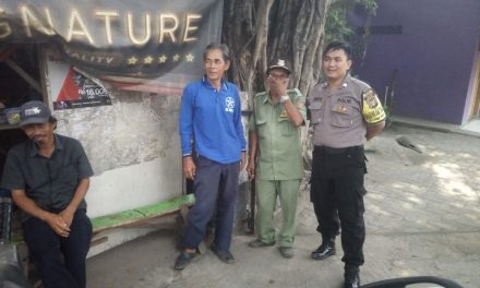 Bhabinkantibmas Desa Lebak Wangi Brigadir Dedi Kurniawan Sambang Tokoh Masyarakat dan Gopi Bareng